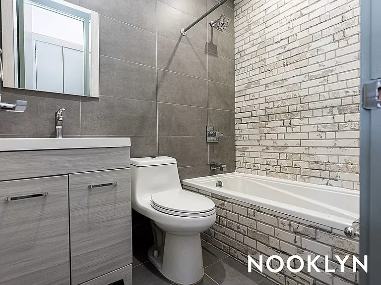 32 Belvedere St #2L — Photo 9