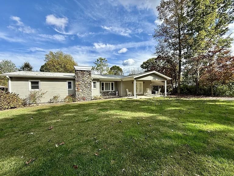 110 Holly Avenue, East Flat Rock, North Carolina