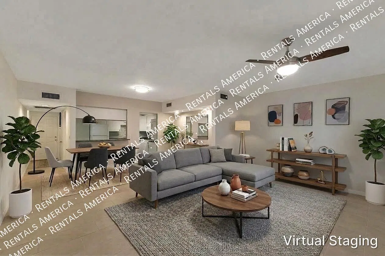 Stylish 2 Bedroom 2 Bathroom Townhome — Photo 4