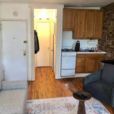 2nd image of 86 Horatio St #4