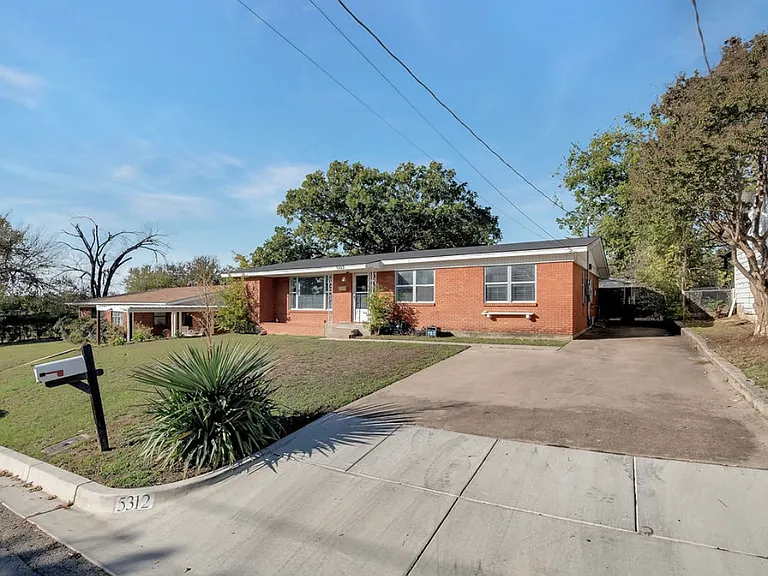 5312 Redbud Ln — Photo 4