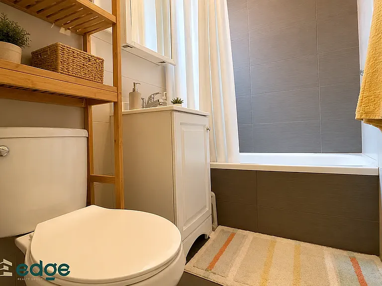 401 Suydam St #3B — Photo 7