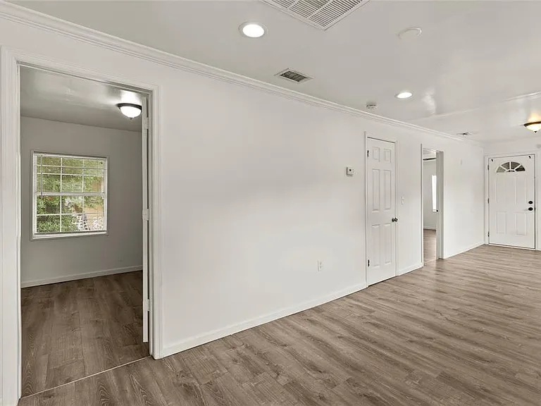 1605 E 29th Ave — Photo 19