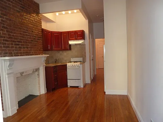 Rented by Chartwell Manhattan Realty | media 3