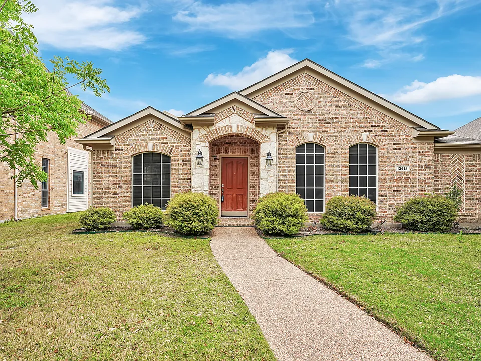 12618 Red Hawk Dr