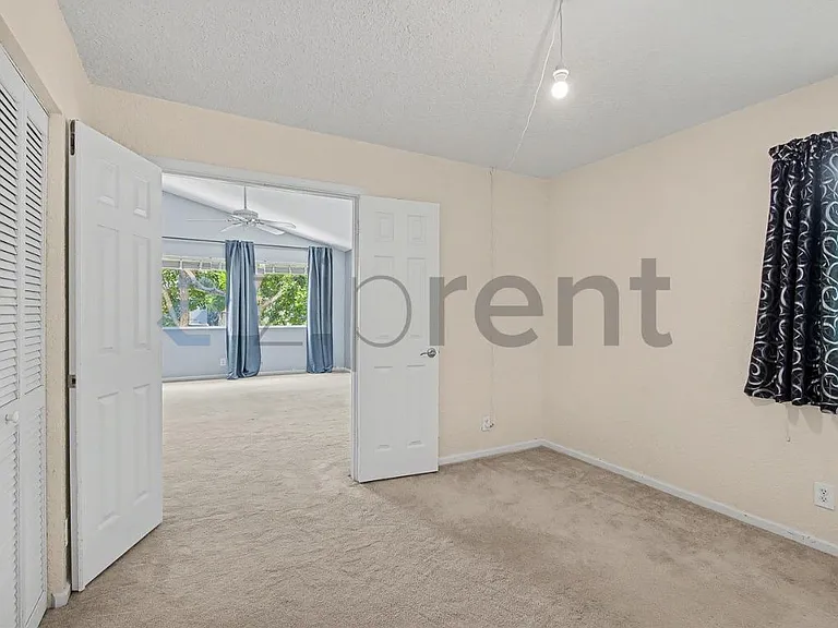 10271 NW 10th Ct — Photo 23