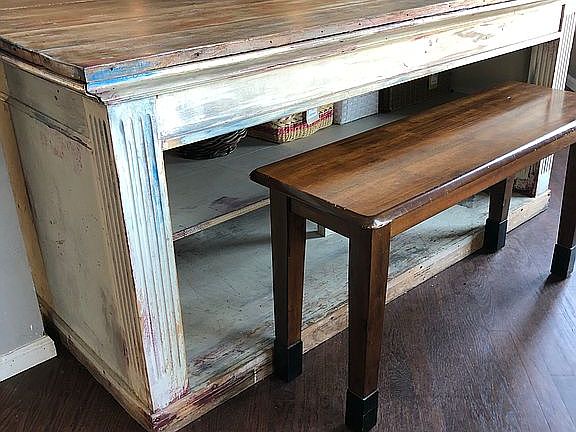 Breakfast antique island