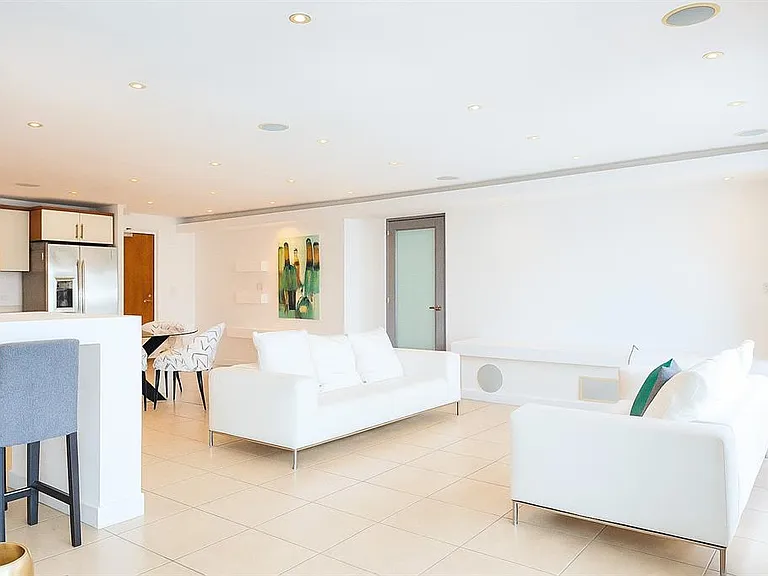 103 Avenida De Diego — Photo 2