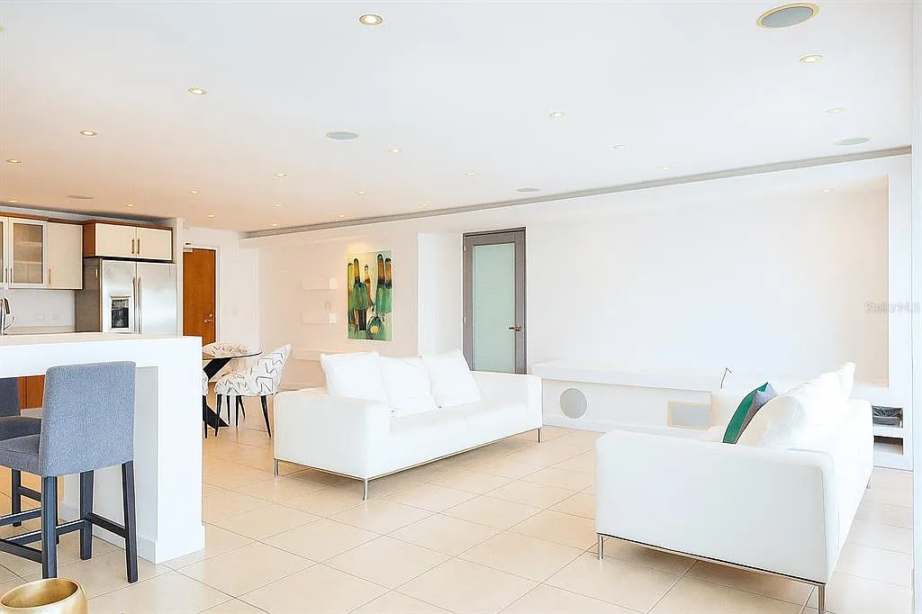 Building Photo - 103 Avenida De Diego