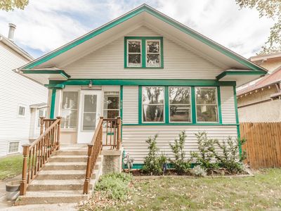 904 Hayes Ave, Oak Park, IL, 60302