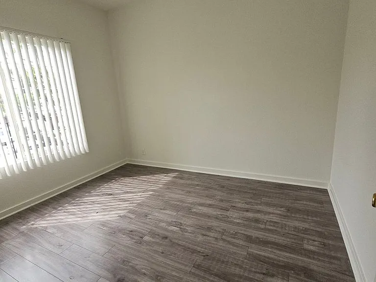 828 S Glendale Ave #11 — Photo 4