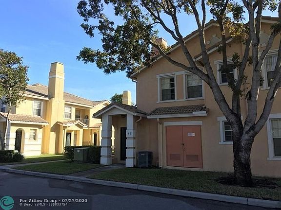 2nd image of 1601 Belmont Ln #1601