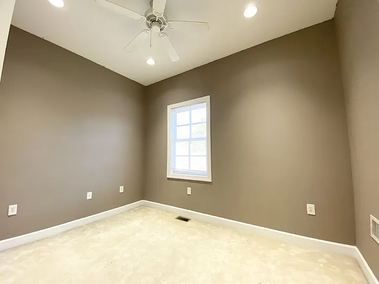 33 Augustine Rd — Photo 15