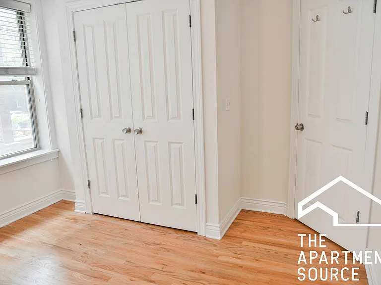 1210 W Waveland Ave #1 — Photo 6