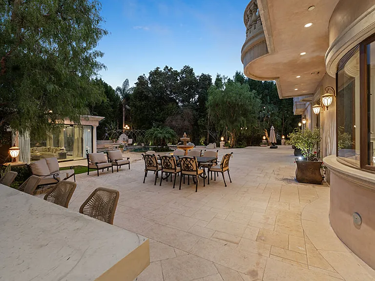 1021 N Crescent Dr — Photo 31