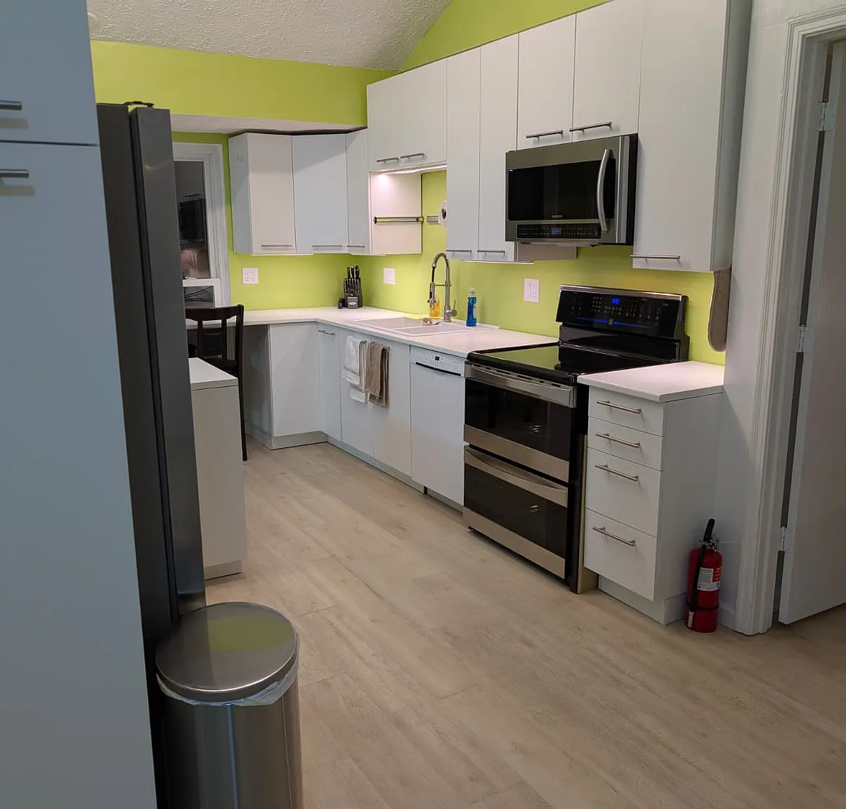 3 bed, 1217 sqft, $2,400 — Photo 2