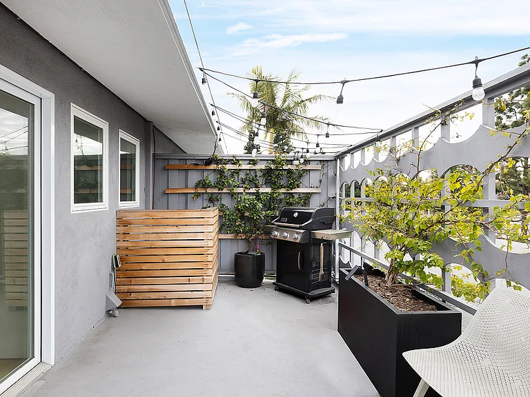 1504 Westcliff Dr #5 — Photo 10