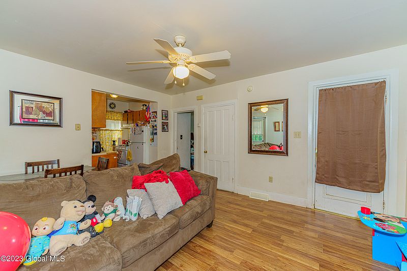 4th image of 30 Academy Steet Street