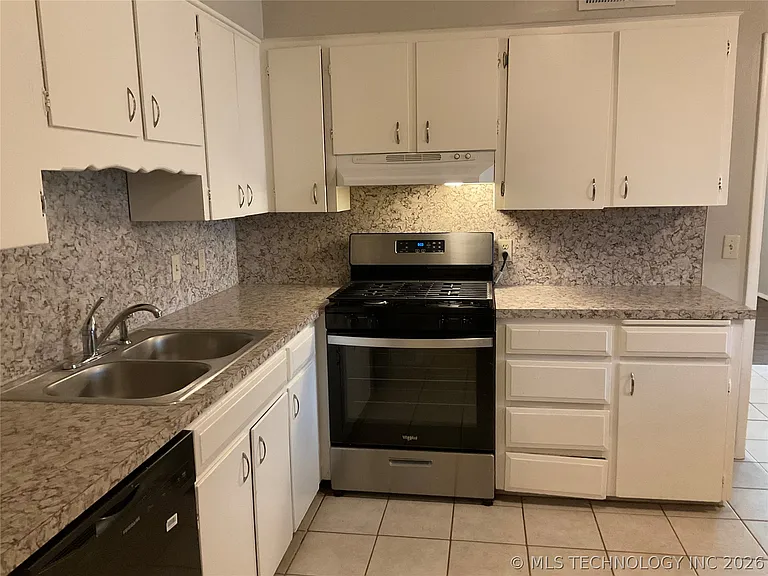 1575 S 67th East Ave — Photo 6