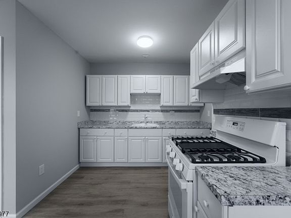 4th image of 21 Franklin Ave #2L