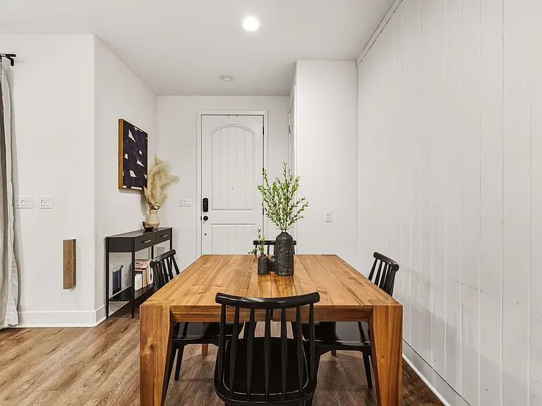 1304 Bloom Ln — Photo 12