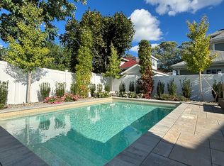 21 Apthorp St, Quincy, MA 02170