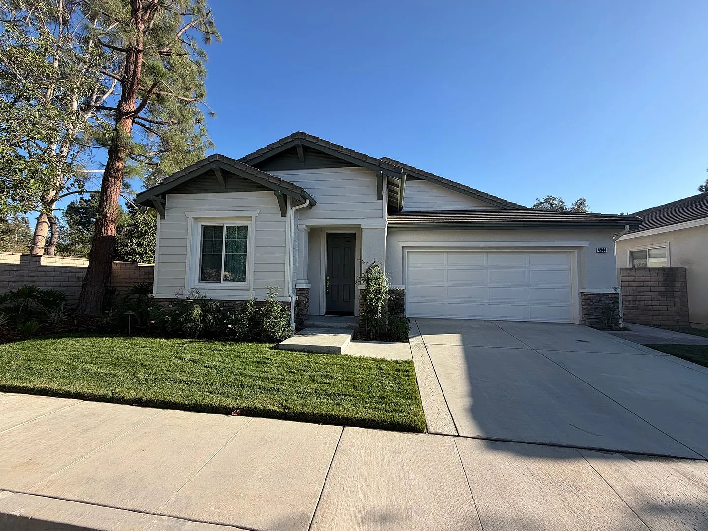 3 bed, 2 bath 1-story home with great curb appeal + bonus room — Photo 1