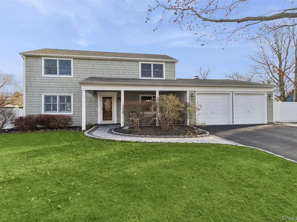 11 Pembrook Drive, Stony Brook, NY 11790