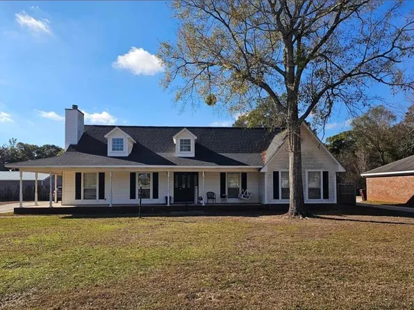 5901 Vaughn Dr W, Satsuma, AL 36572