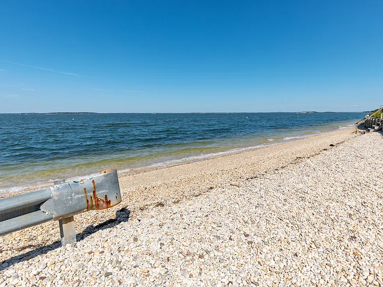 5 Peconic Bay Ave — Photo 24