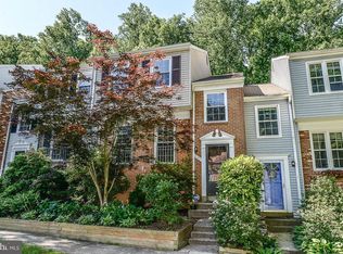 8383 Uxbridge Ct, Springfield, VA 22151