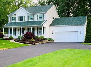 3221 Greentree Cir, New Castle, PA 16105