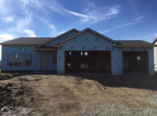 2016 Harbour Oak Dr SE, Owatonna, MN 55060