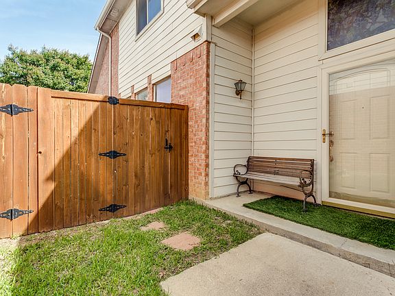 3rd image of 11729 Ficus Dr