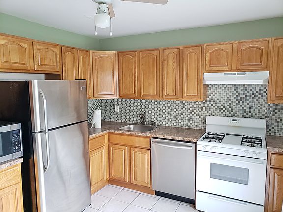 2nd image of 16 Belmar Dr E