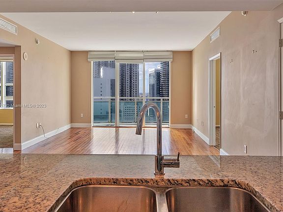 4th image of 951 Brickell Ave APT 1807