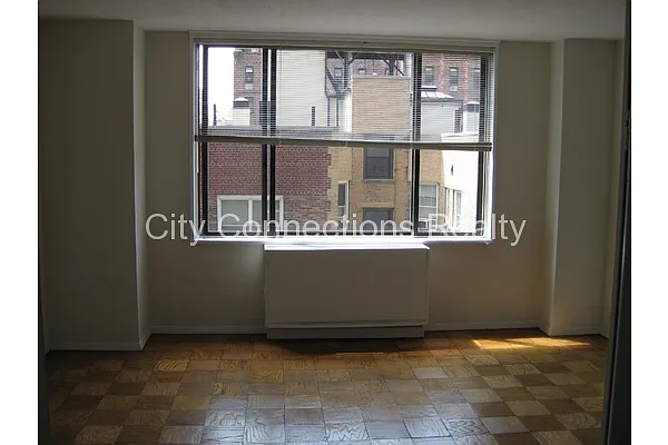 Rented by City Connections Realty | media 2