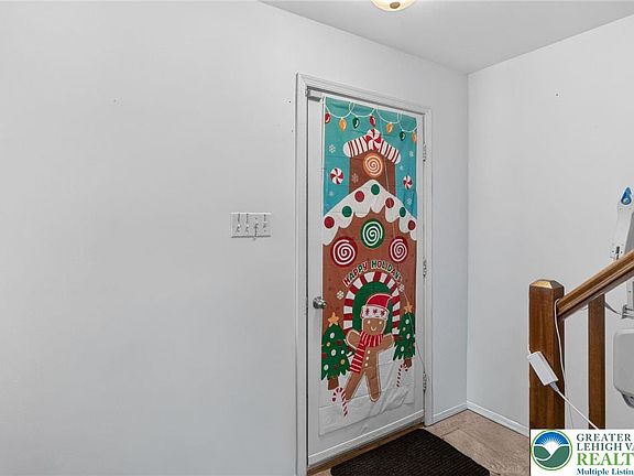 4th image of 6318 Ventnor Dr