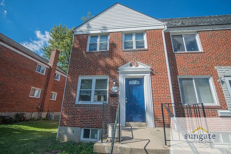 1328 Deanwood Rd