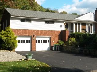 438 Wimer Dr, Pittsburgh, PA 15237