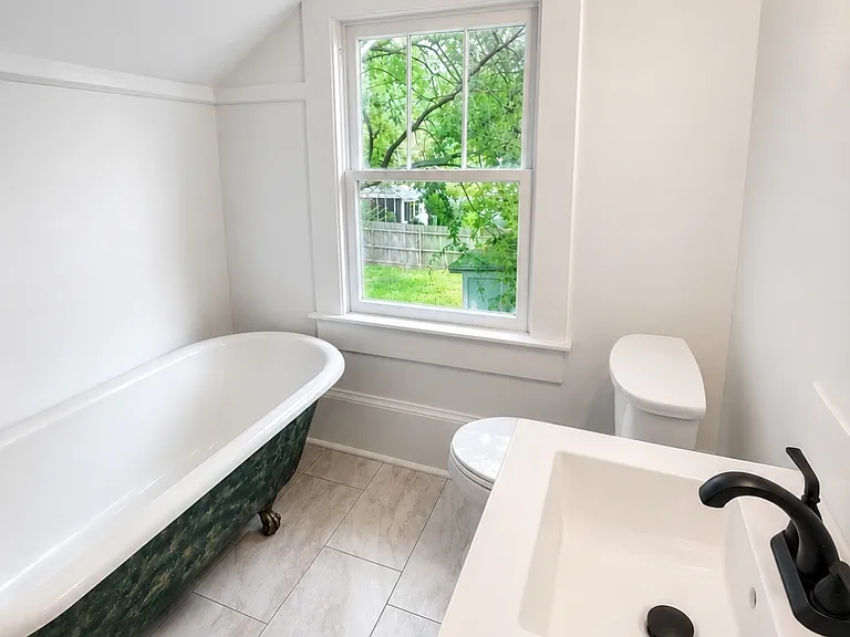166 Kenan St #C — Photo 14