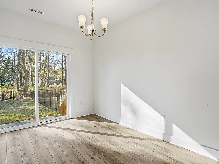 315 W Williams St — Photo 3