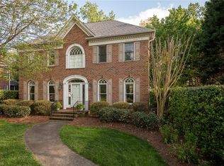 5112 Laurel View Dr, Winston Salem, NC 27104