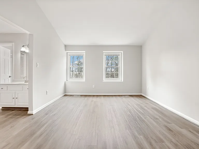 10106 Bosworth Ct — Photo 22