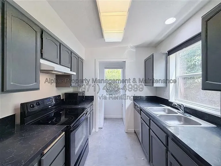 5238 NE 14th Pl — Photo 11