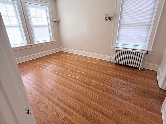 3rd image of 414 N Sheppard St APT 13