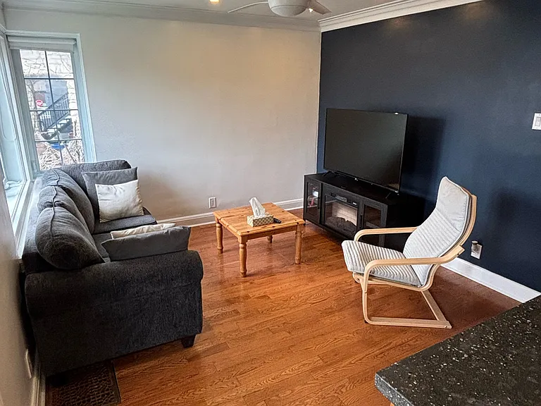 241 Bradley Ave — Photo 9