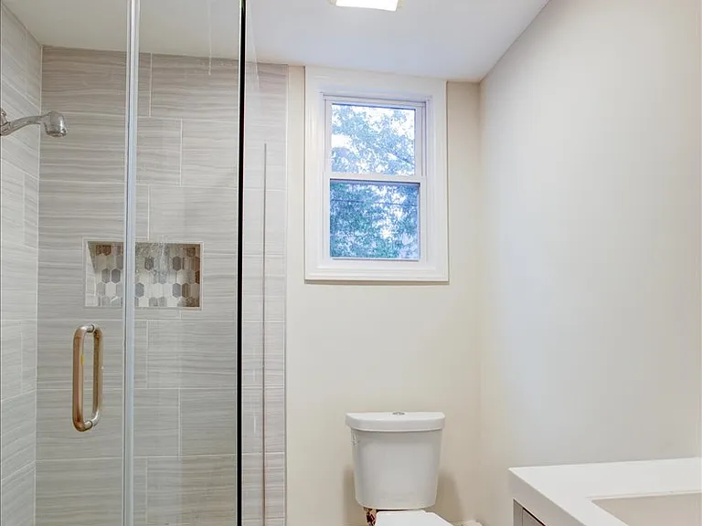 163 Greenwood Ave — Photo 36