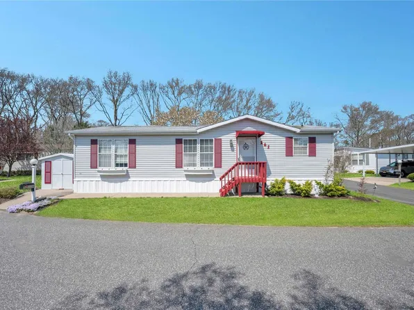 1661-261 Old Country Road Road, Riverhead, NY 11901