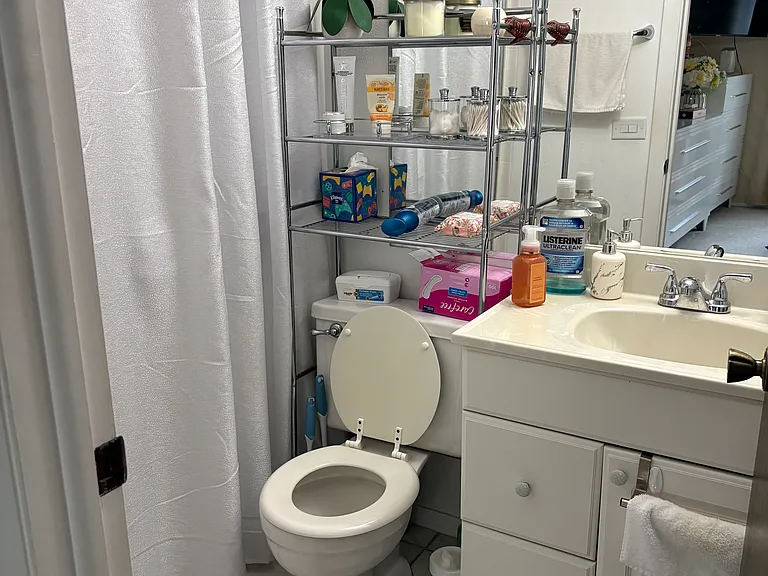 1056 Deerpath Ct — Photo 24
